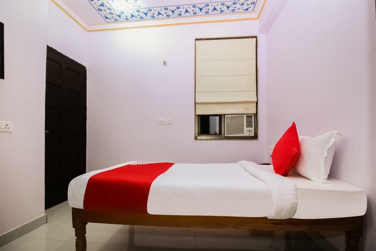 Hotel Oyo 15896 Jal Mahal Haveli