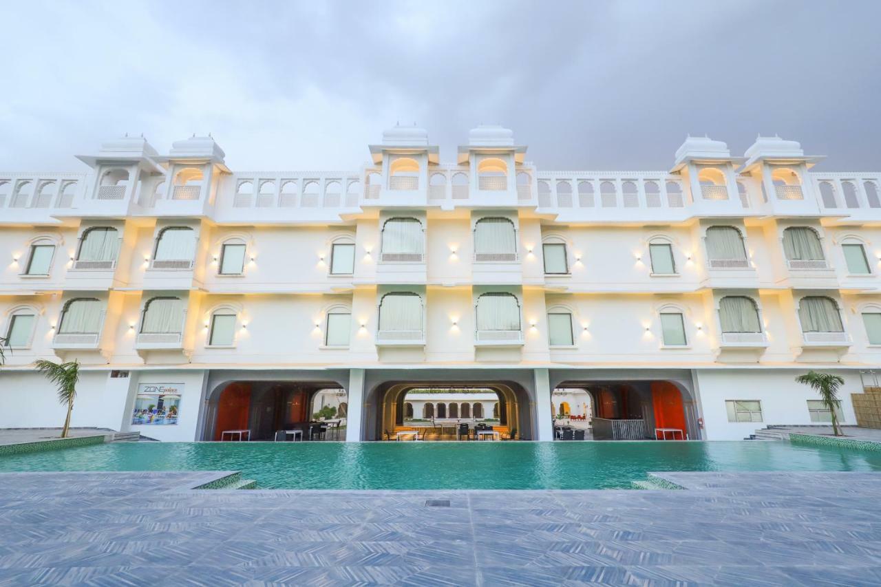The Palace By Park Jewels & Hotel