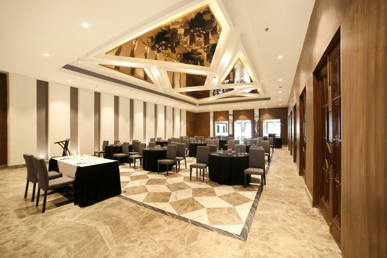 The Palace By Park Jewels & 5*