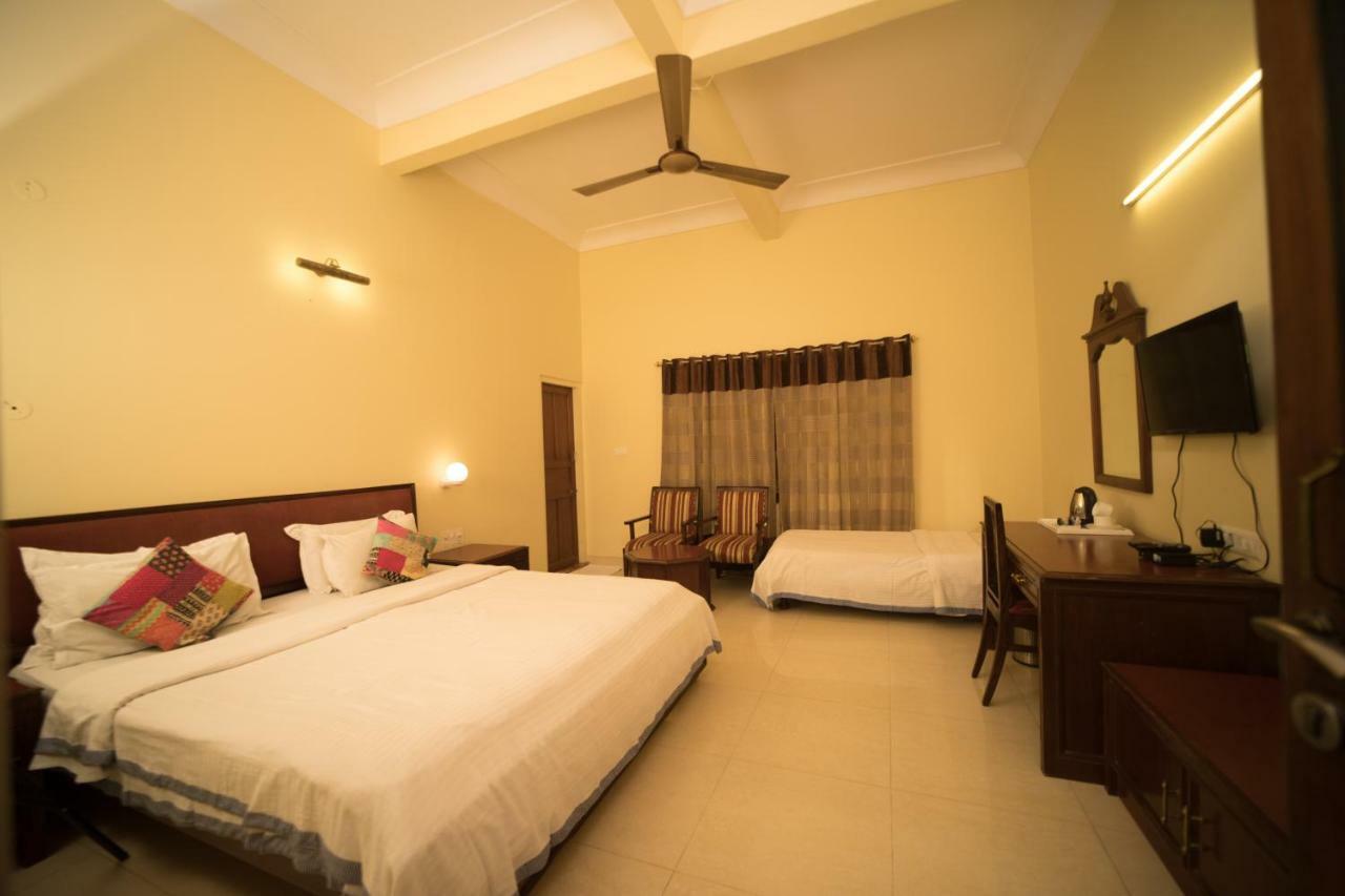 H R Palace Hotel