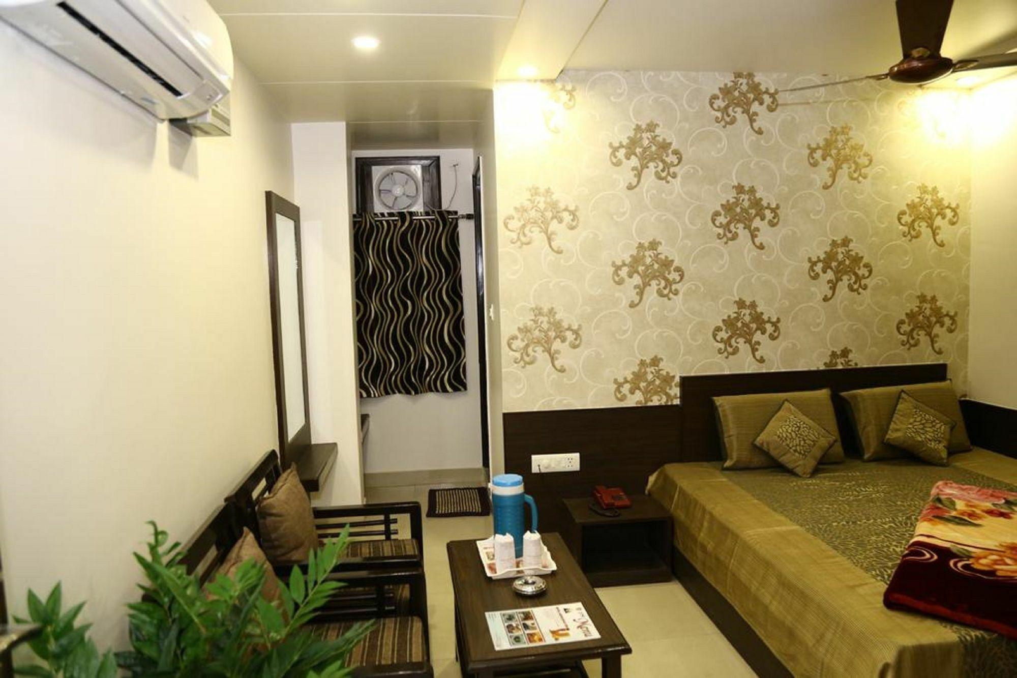 Abhinandan Hotel