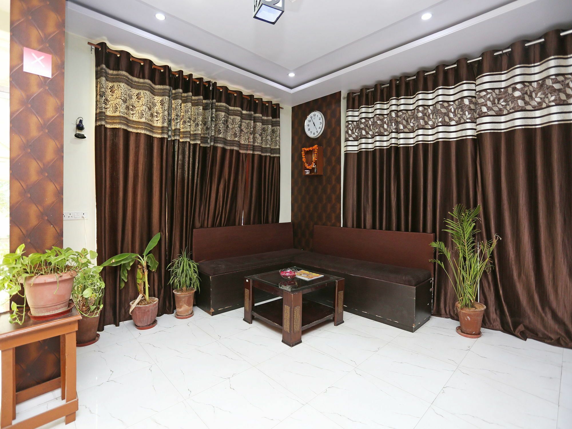 Rnb Select Vijay Palace Hotel
