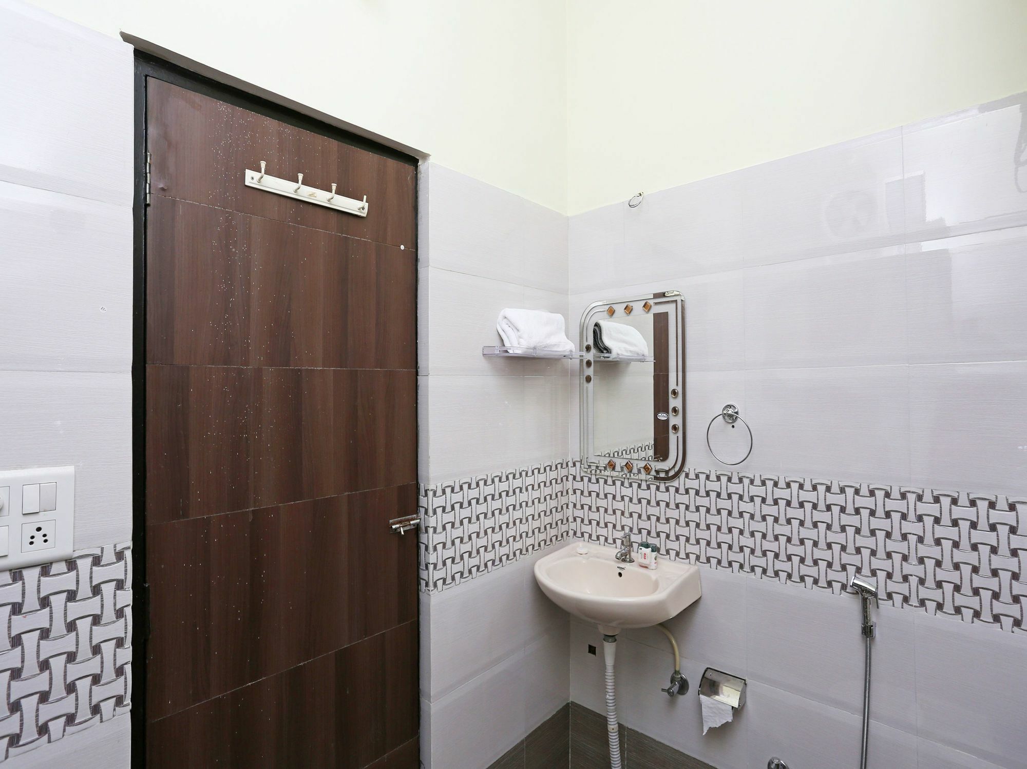 Rnb Select Vijay Palace Hotel 2*