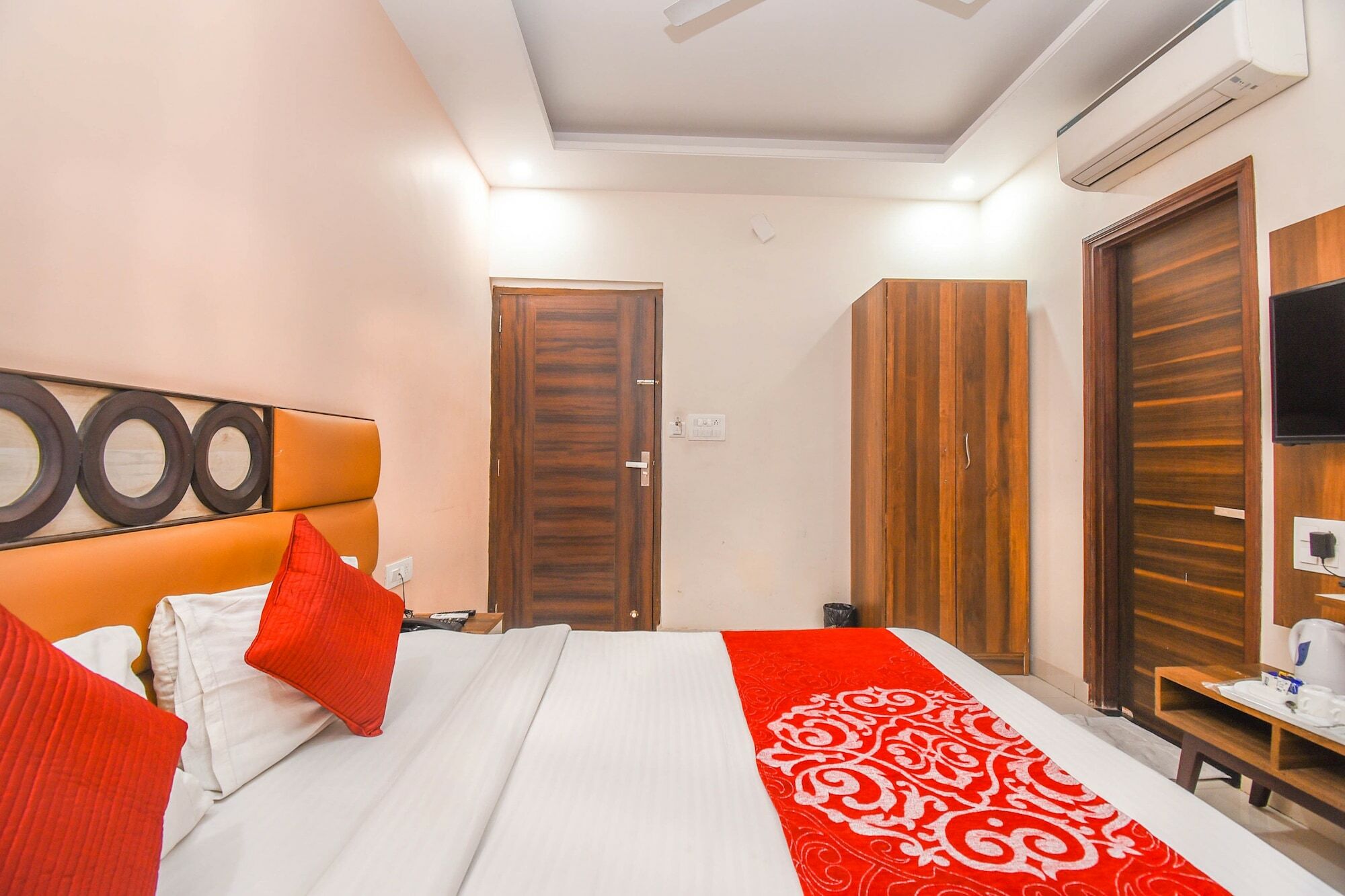 Reeve Hotel 3*