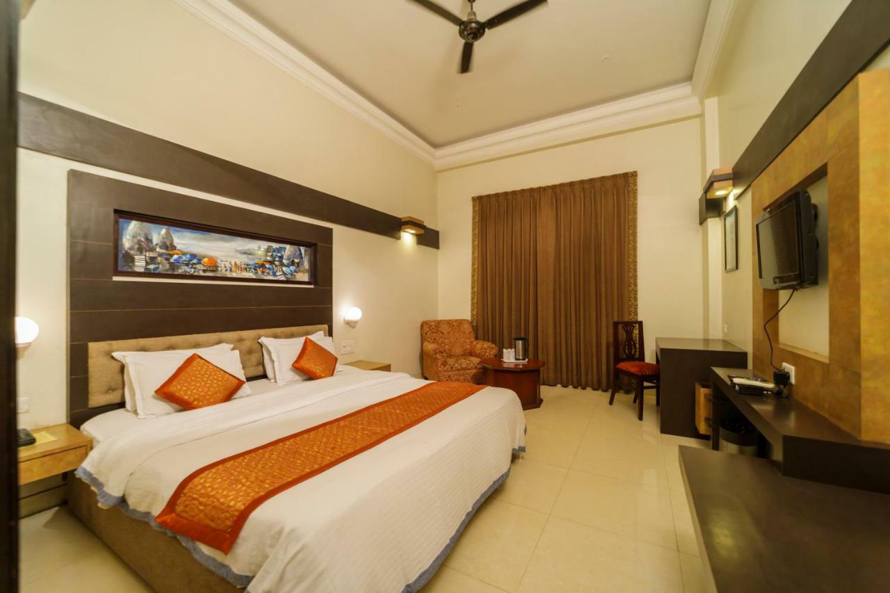 Hotel H R Palace 3*