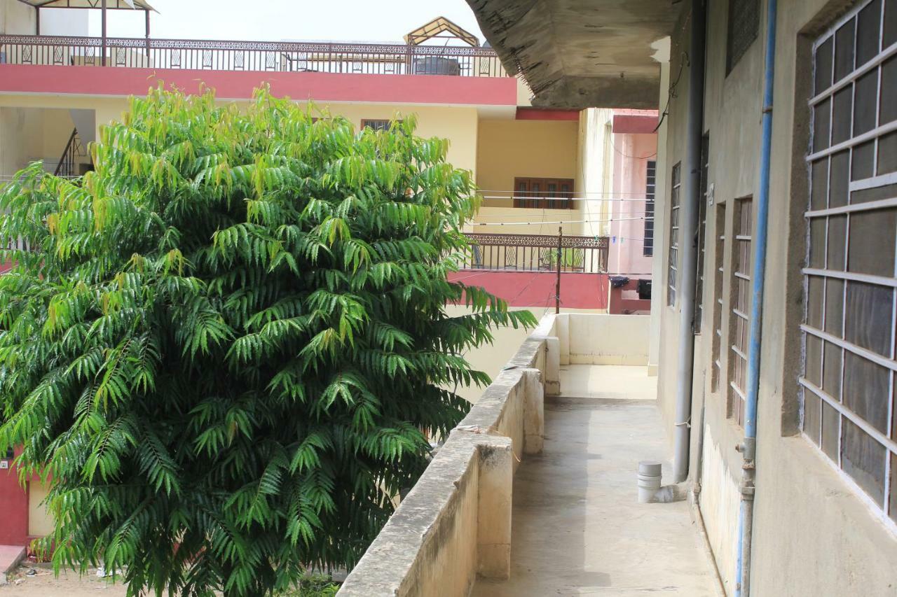 Homestay Nadya For Female & Family *