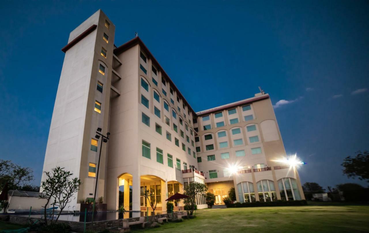Ramada By Wyndham Jaisinghpura 4*