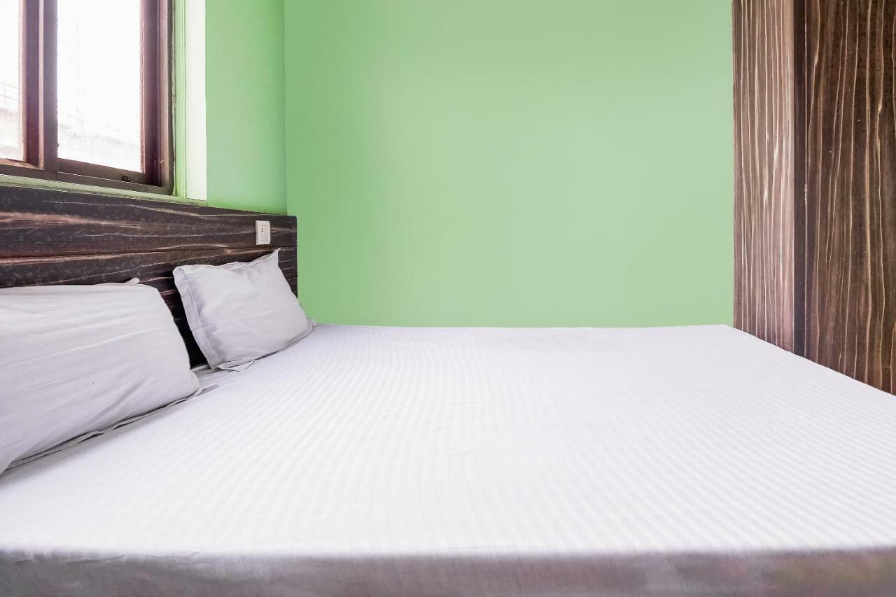 Hotel Oyo Flagship 46243 Bmb Hotel 3*