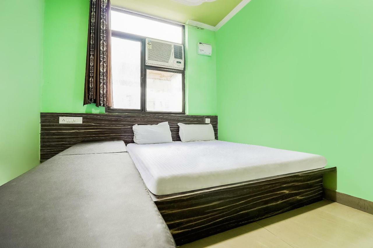Oyo Flagship 46243 Bmb Hotel