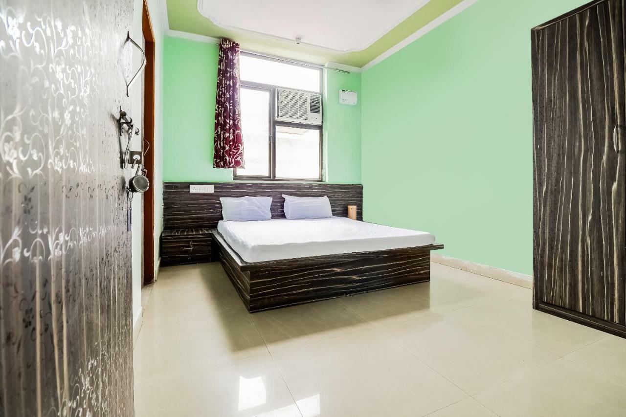Hotel Oyo Flagship 46243 Bmb Hotel