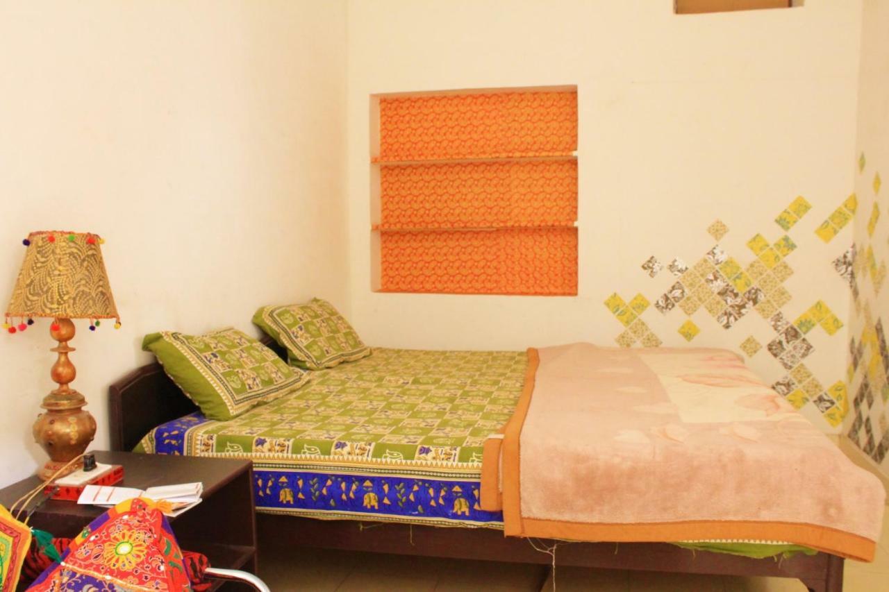 Homestay Nadya For Female & Family *
