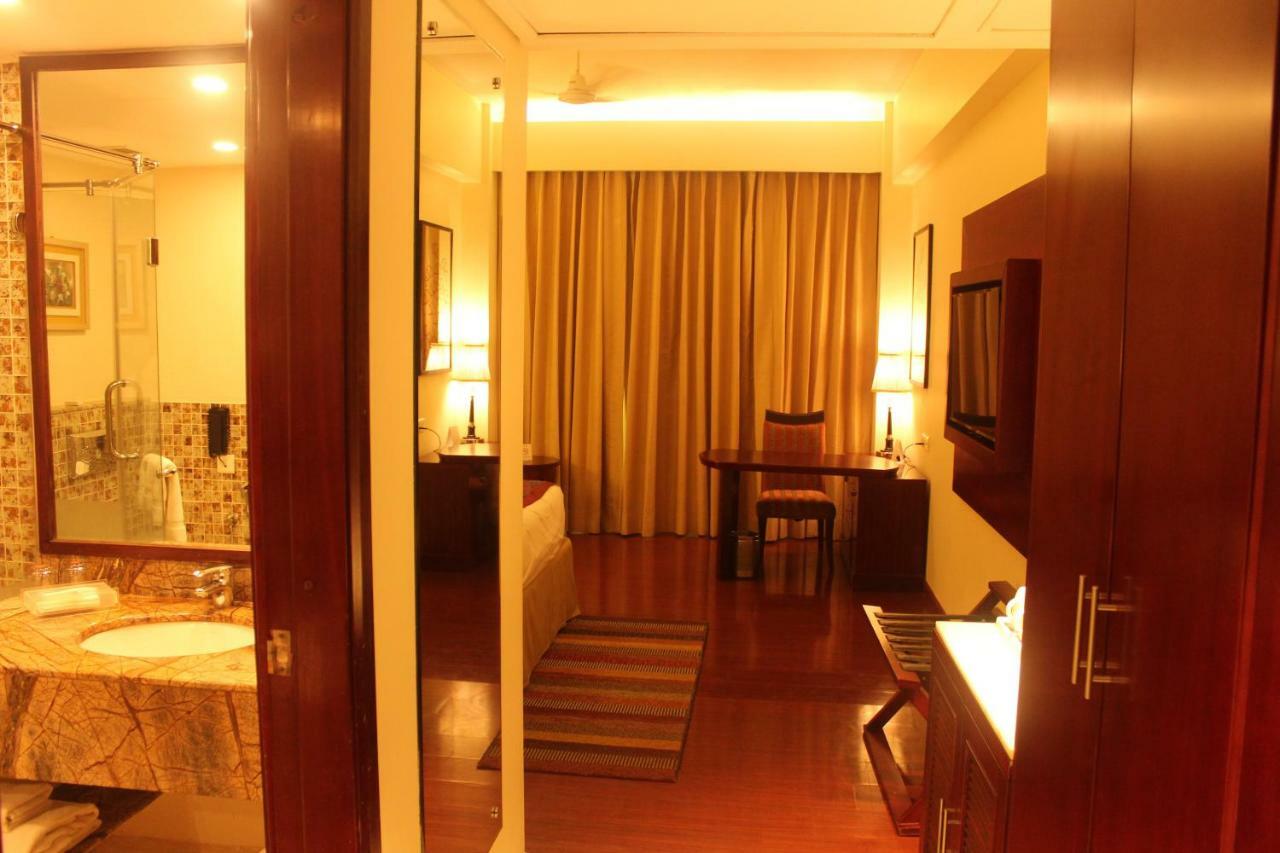 Ramada By Wyndham Jaisinghpura Hotel