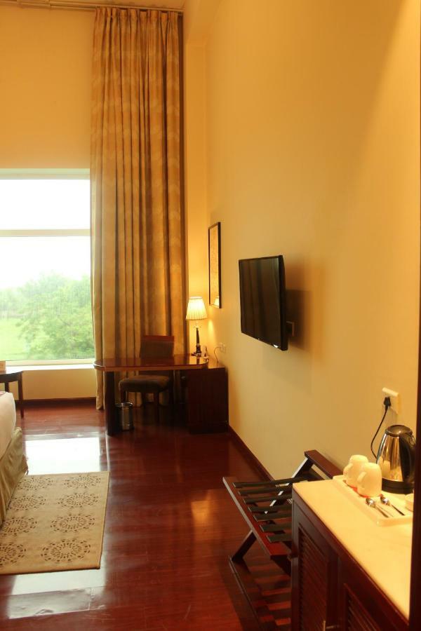 Hotel Ramada By Wyndham Jaisinghpura 4*