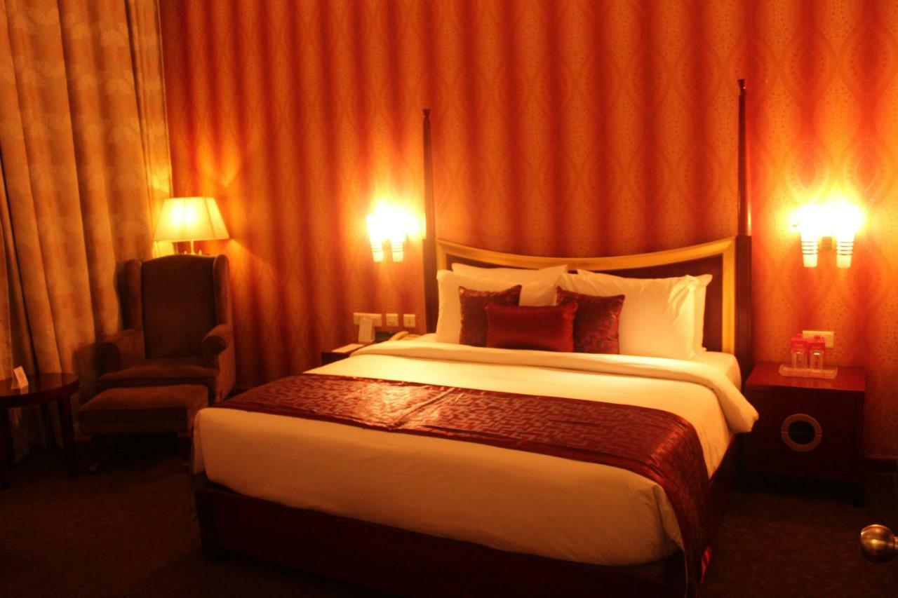 Hotel Ramada By Wyndham Jaisinghpura 4*