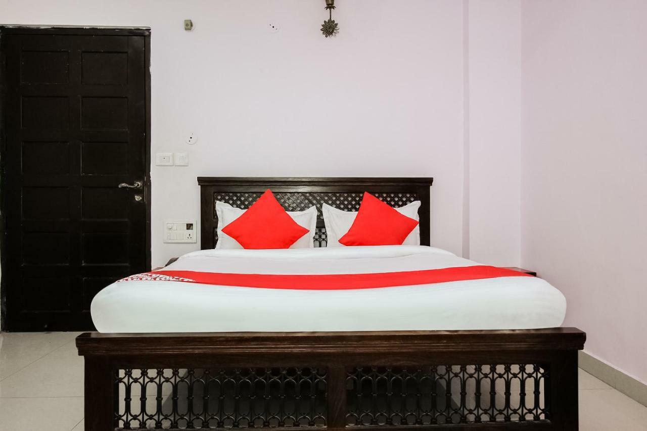 Hotel Oyo 15896 Jal Mahal Haveli
