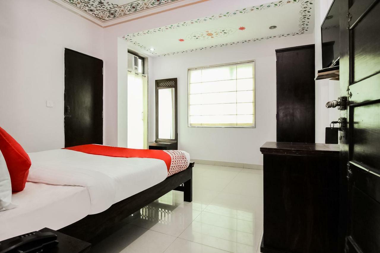 Hotel Oyo 15896 Jal Mahal Haveli