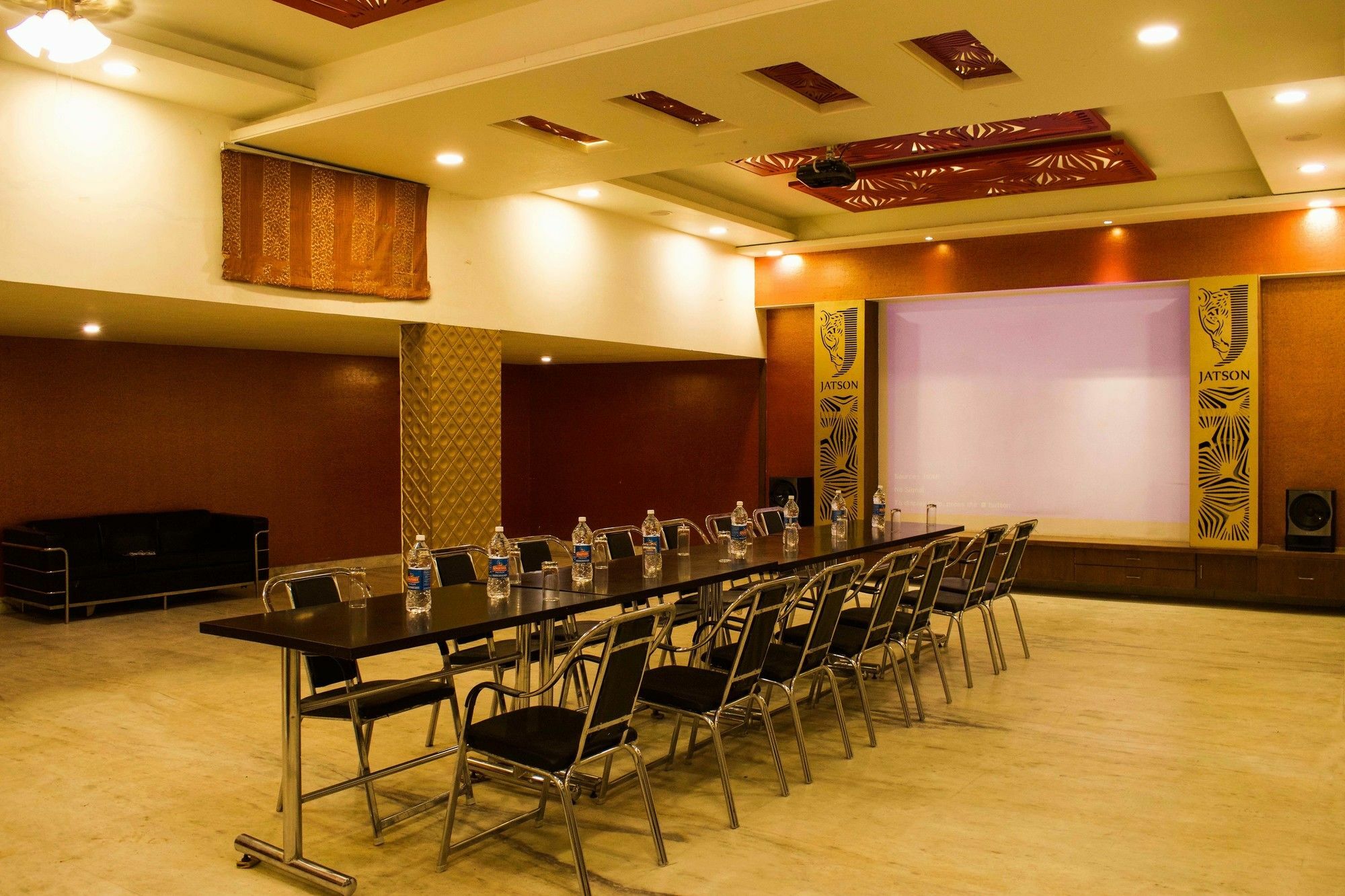 Hotel Golden Sands Jaipur
