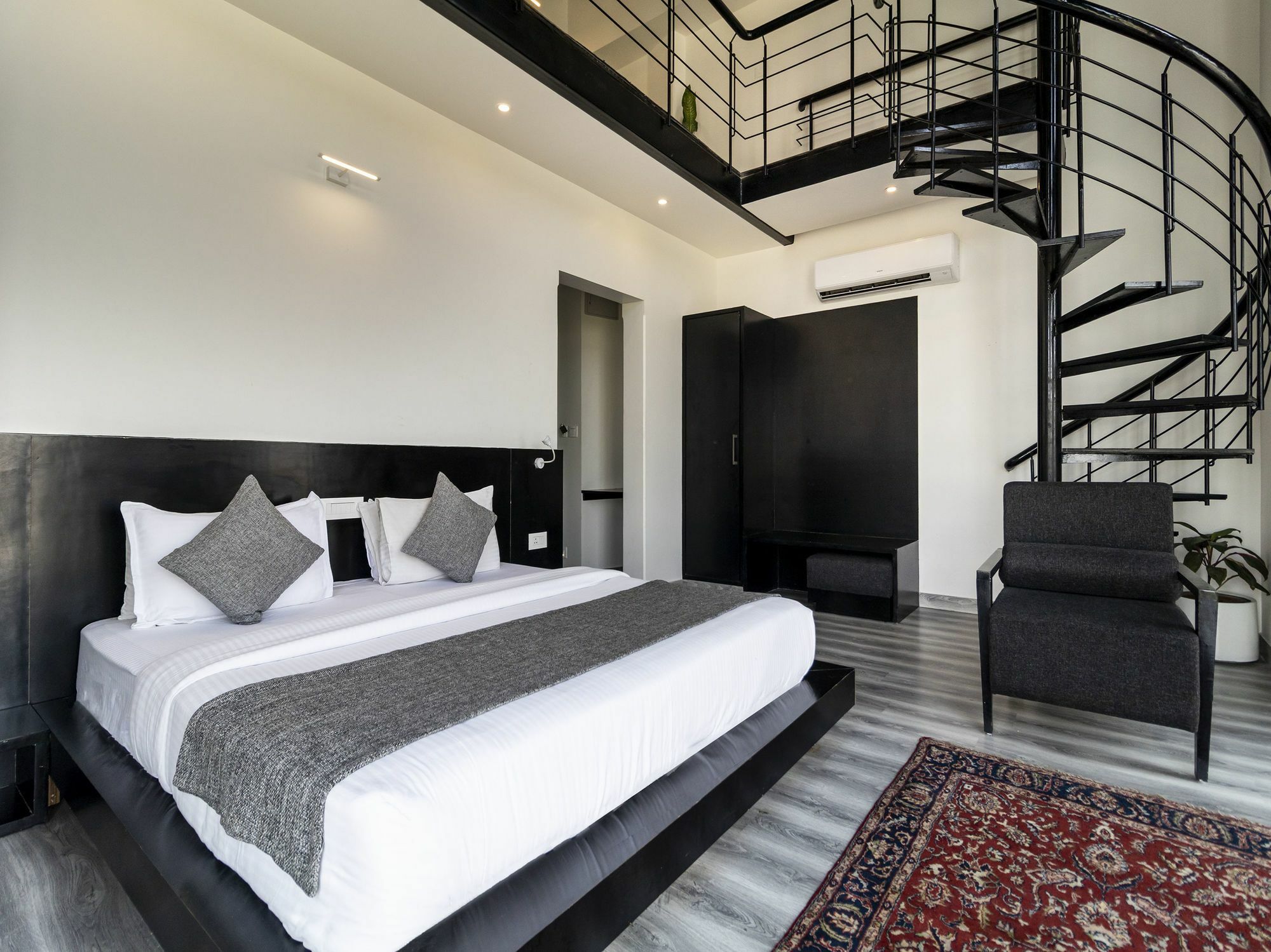 Hotel The Saneer 3*