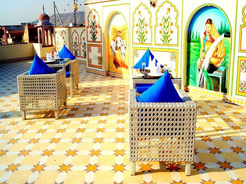 Rnb Select Vijay Palace Hotel 2*