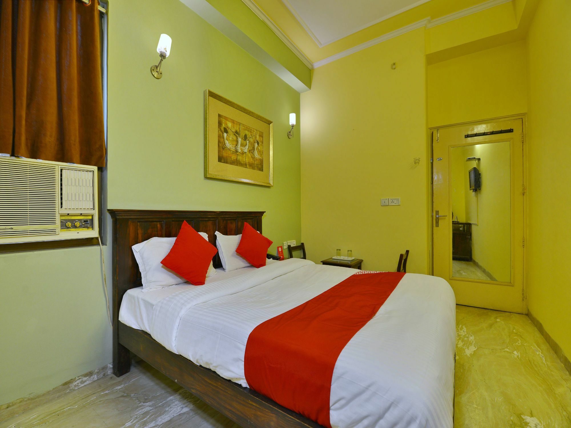 Silver Plaza Hotel 3*