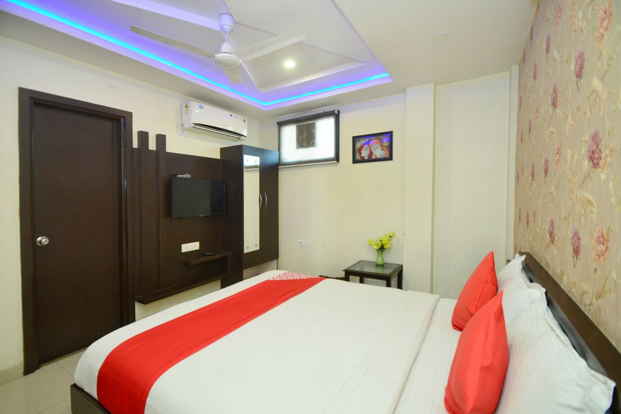 Oyo 3601 Ashu Hotel 2*