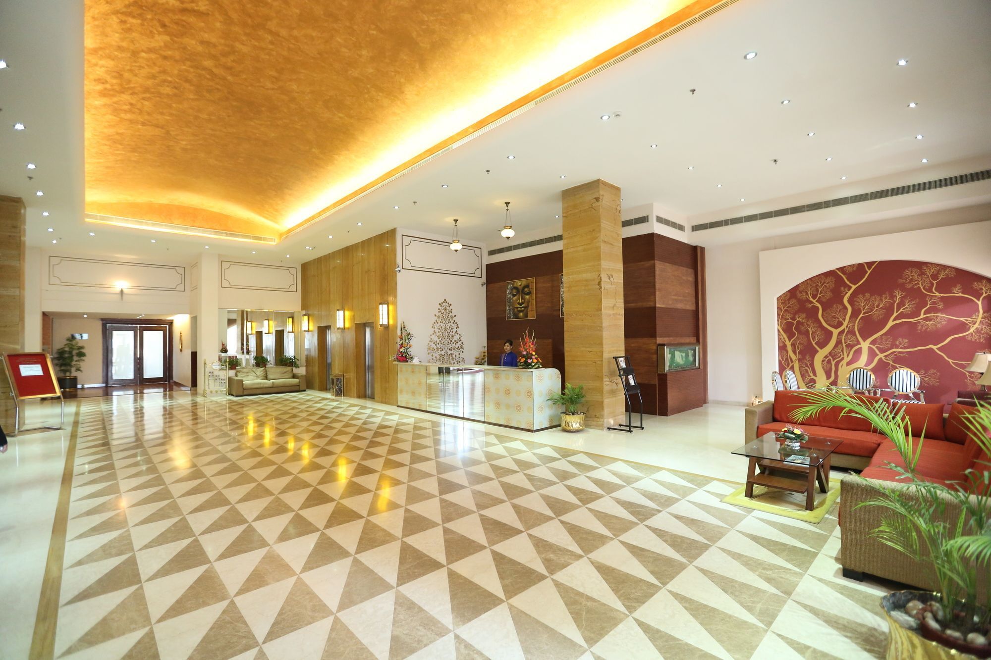 Ramada By Wyndham Jaisinghpura Hotel