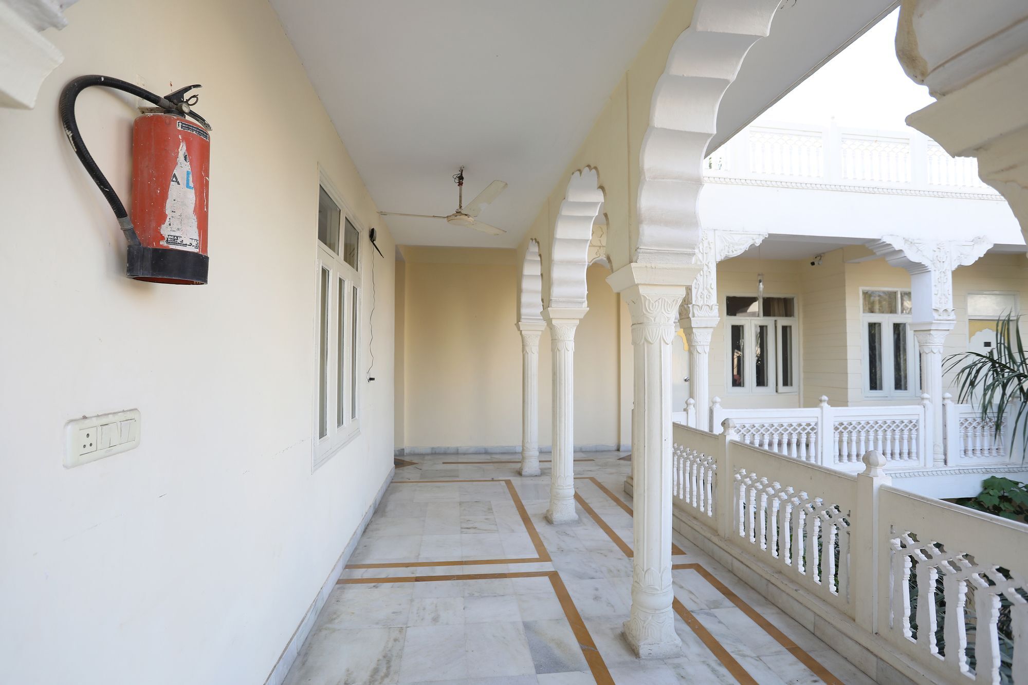 Oyo 10283 Darbar