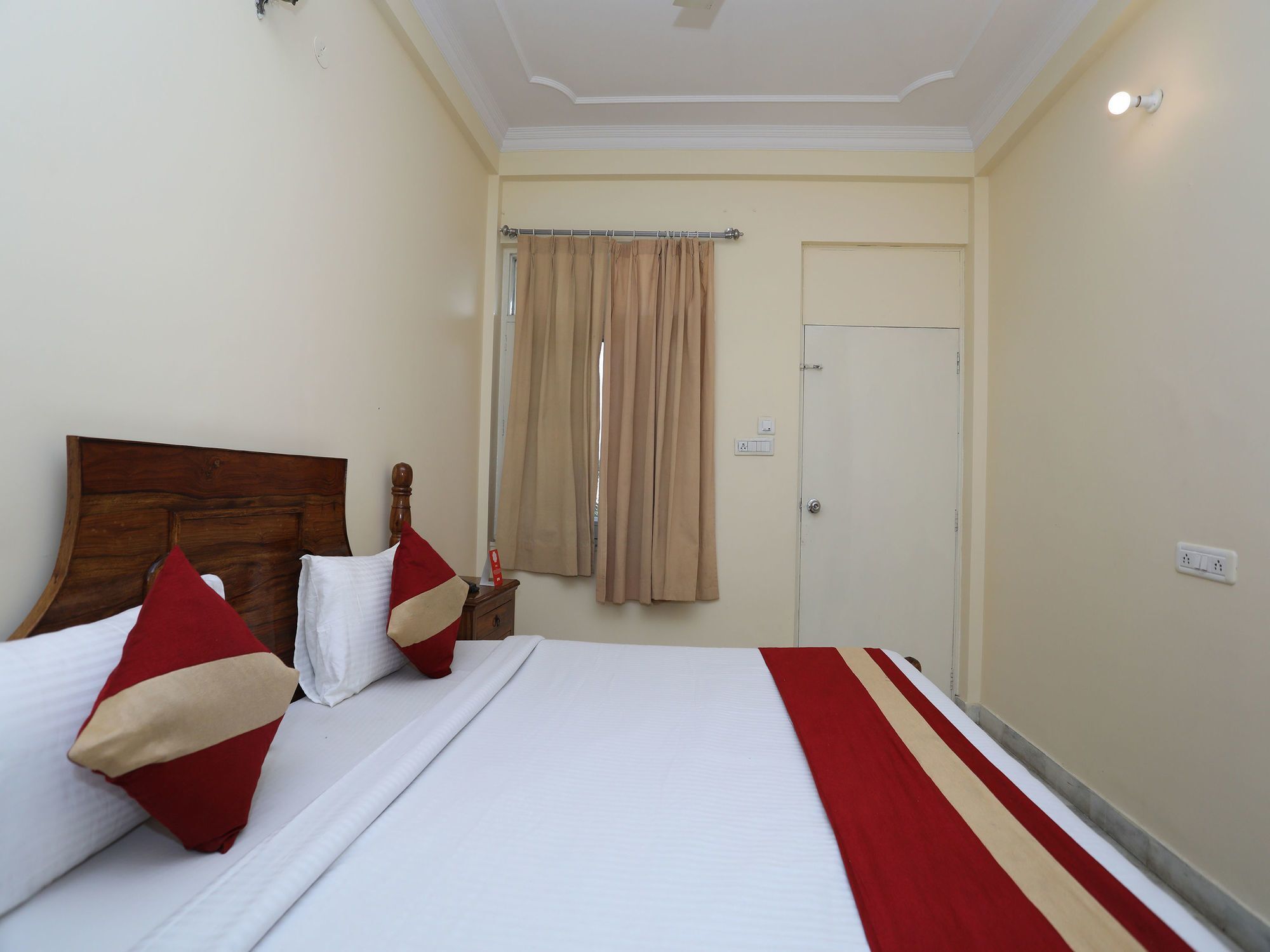Hotel Oyo 10283 Darbar