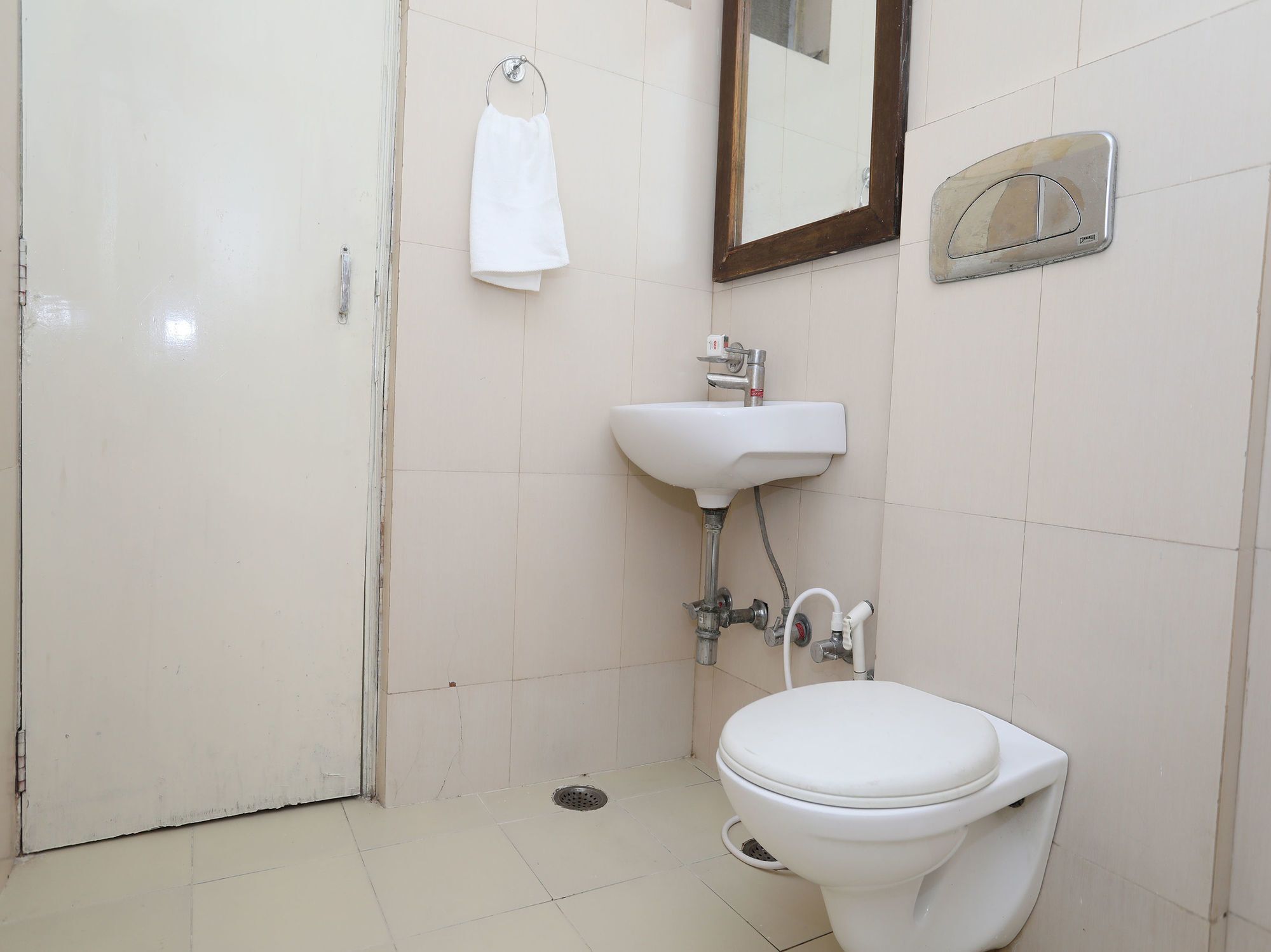 Oyo 10283 Darbar Hotel Jaipur