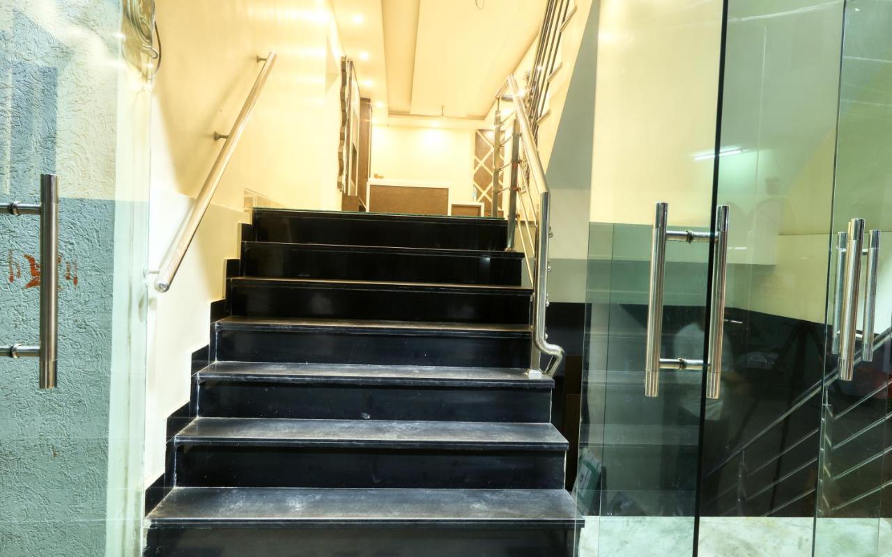 Hotel Pulse Near Railway Station