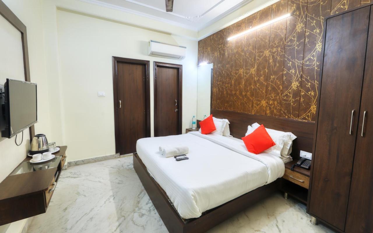 Pulse Near Railway Station 3*