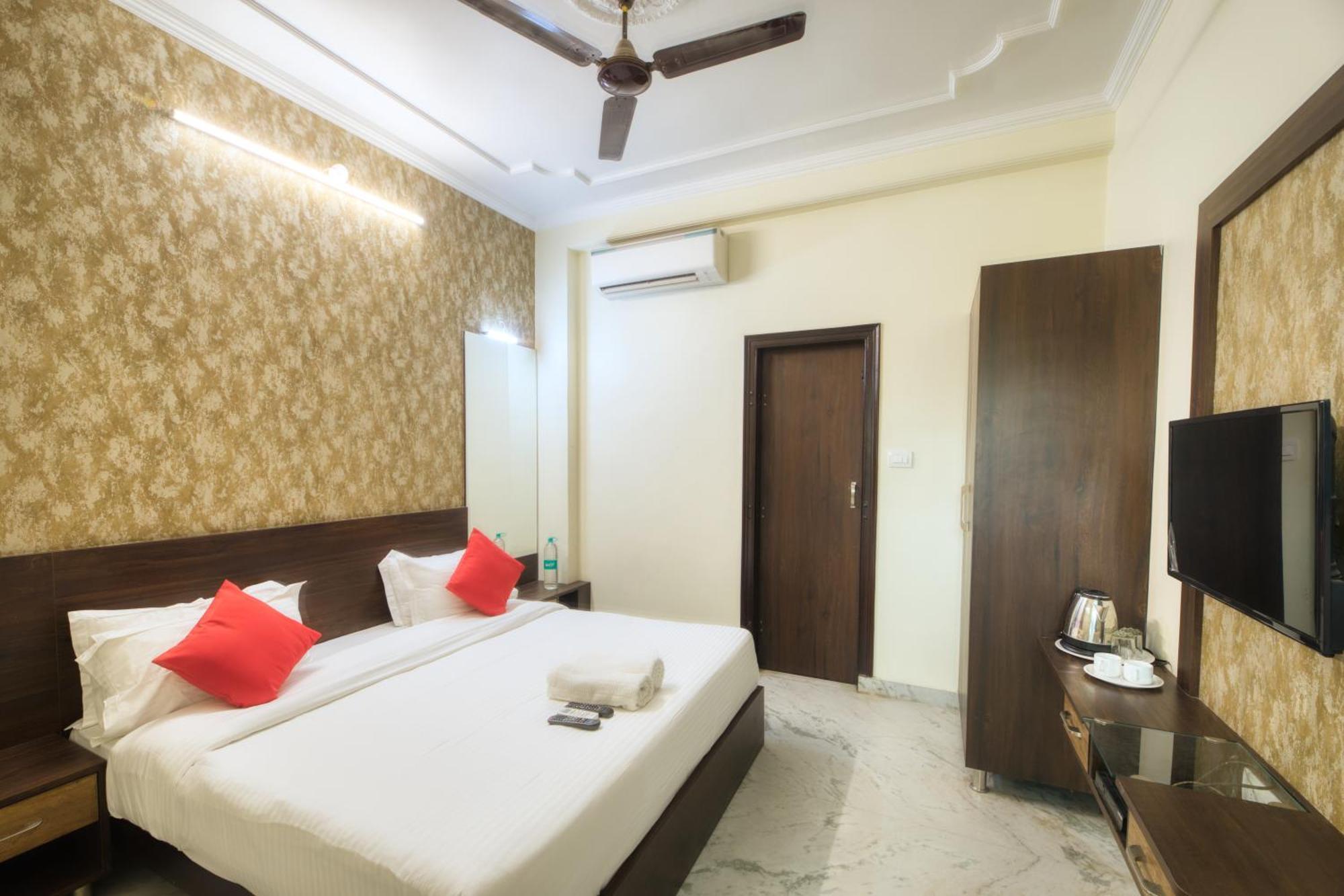 Pulse Near Railway Station Hotel 3*