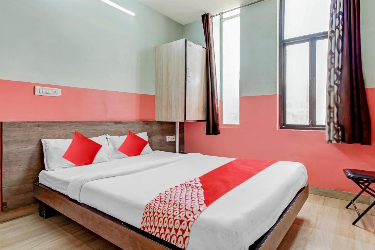 Hotel O Rajwada 3*