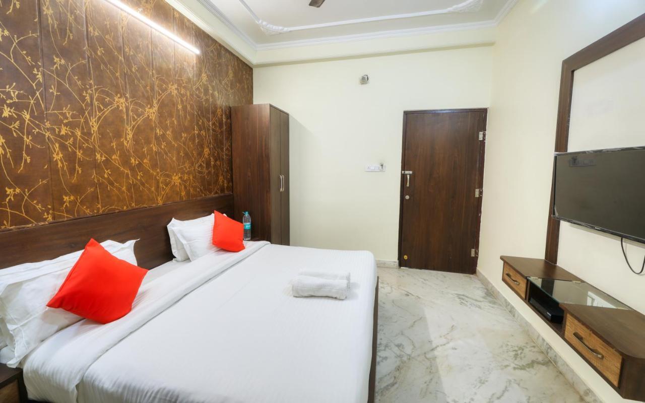 Pulse Near Railway Station Hotel 3*