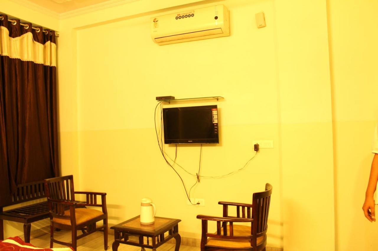 The Chit Chat Palace