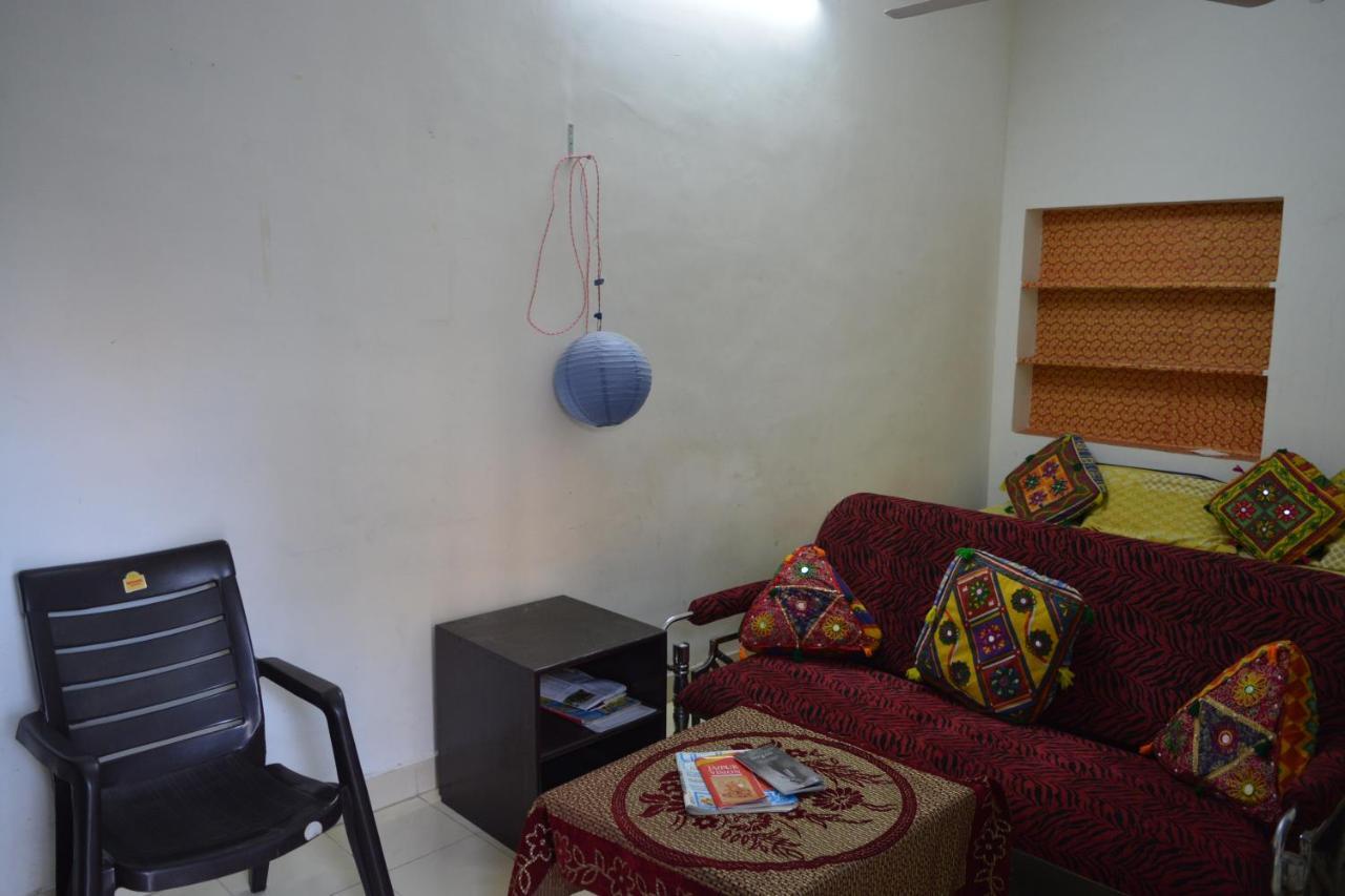 Homestay Nadya For Female & Family *