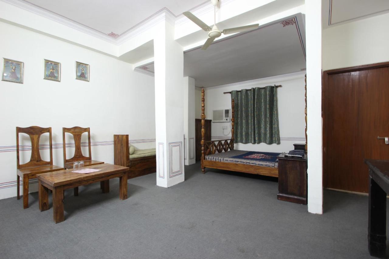 Townhouse Chandpole Metro Station Formerly Raghuraj Palace