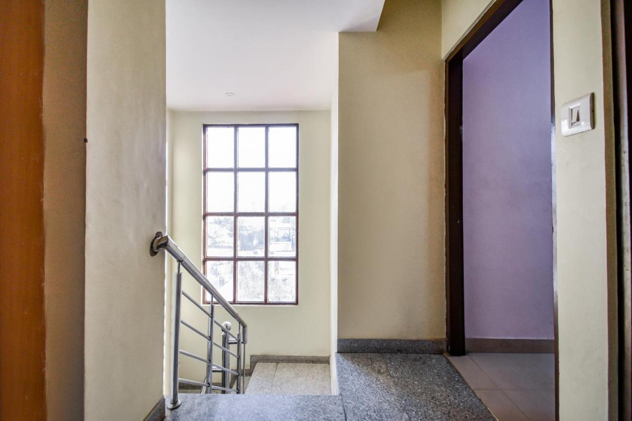 Oyo 67902 Shri Ram Janki Hotel