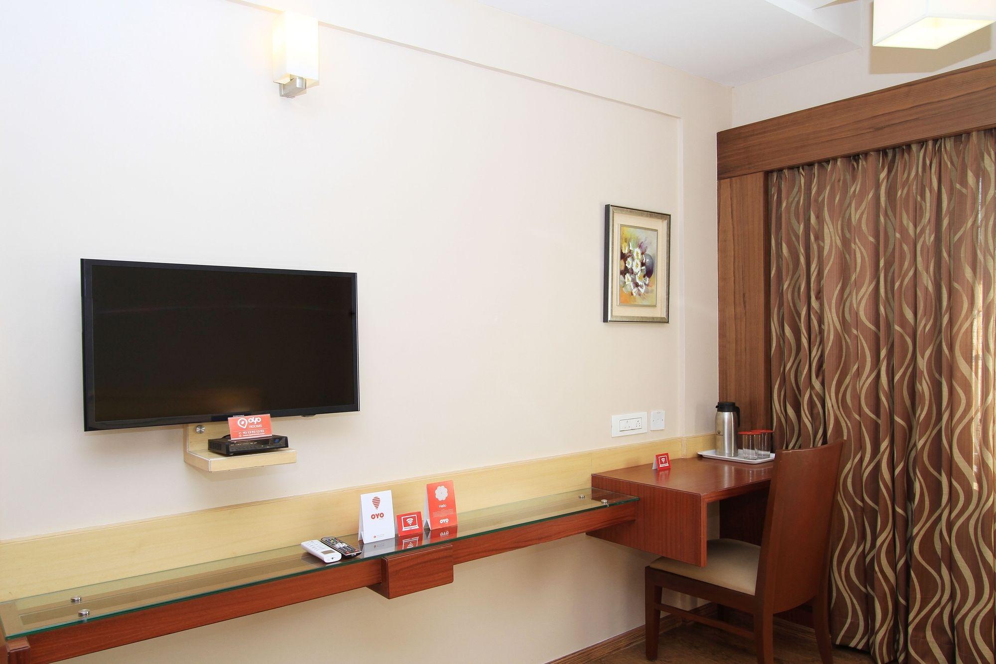 Oyo 4647 Hari Hotel 2*