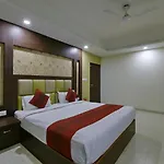 Collection O 4107 Hotel Aroma Inn