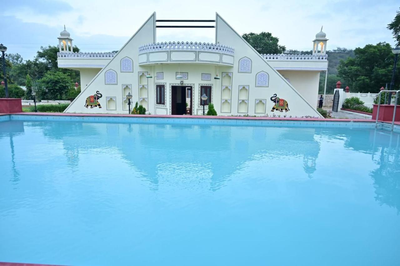 Oyo 83174 Rani Bagh Resort Hotel Jaipur