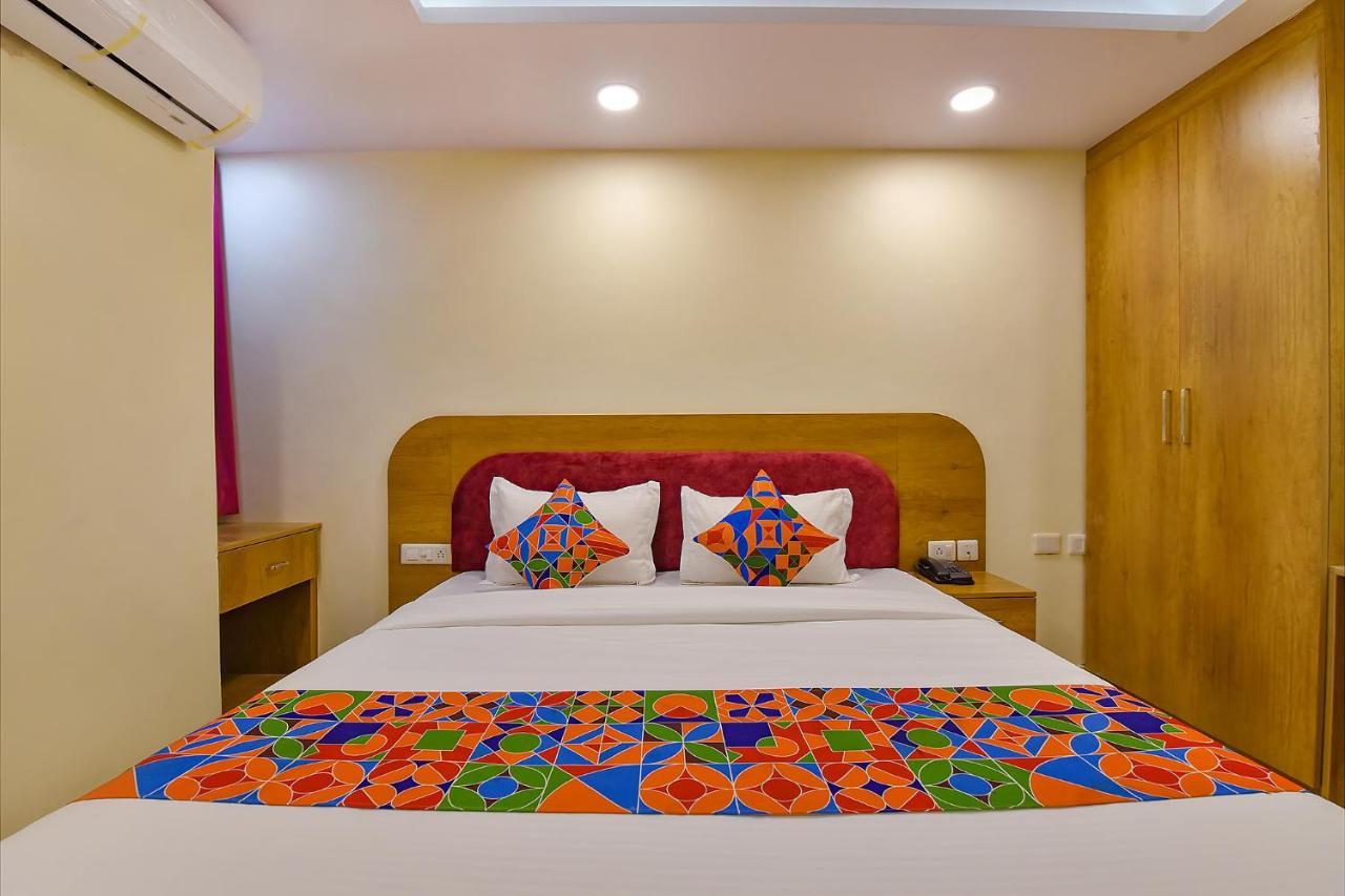 Fabhotel Pink Hotel 3*