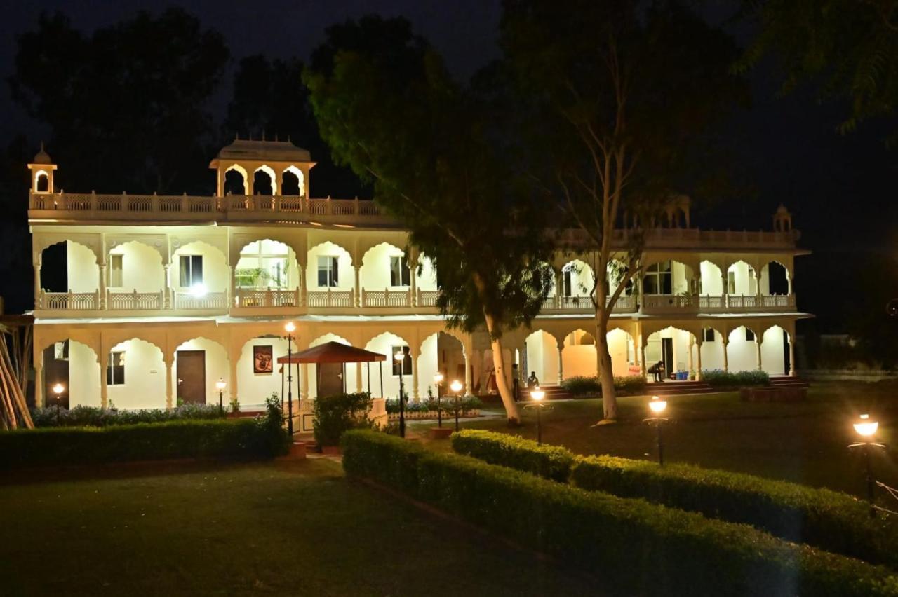Oyo 83174 Rani Bagh Resort Hotel 3*