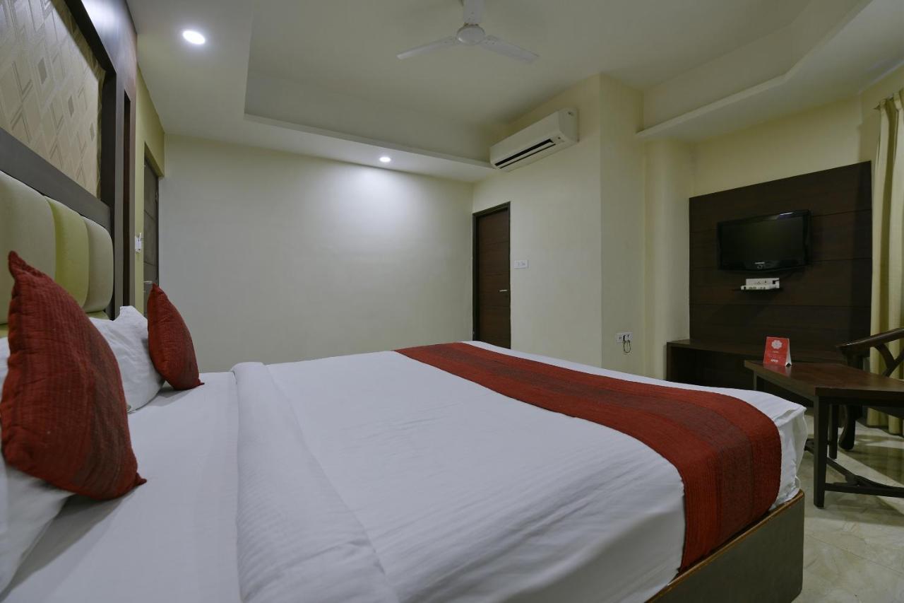 Hotel Collection O 4107 Aroma 4*