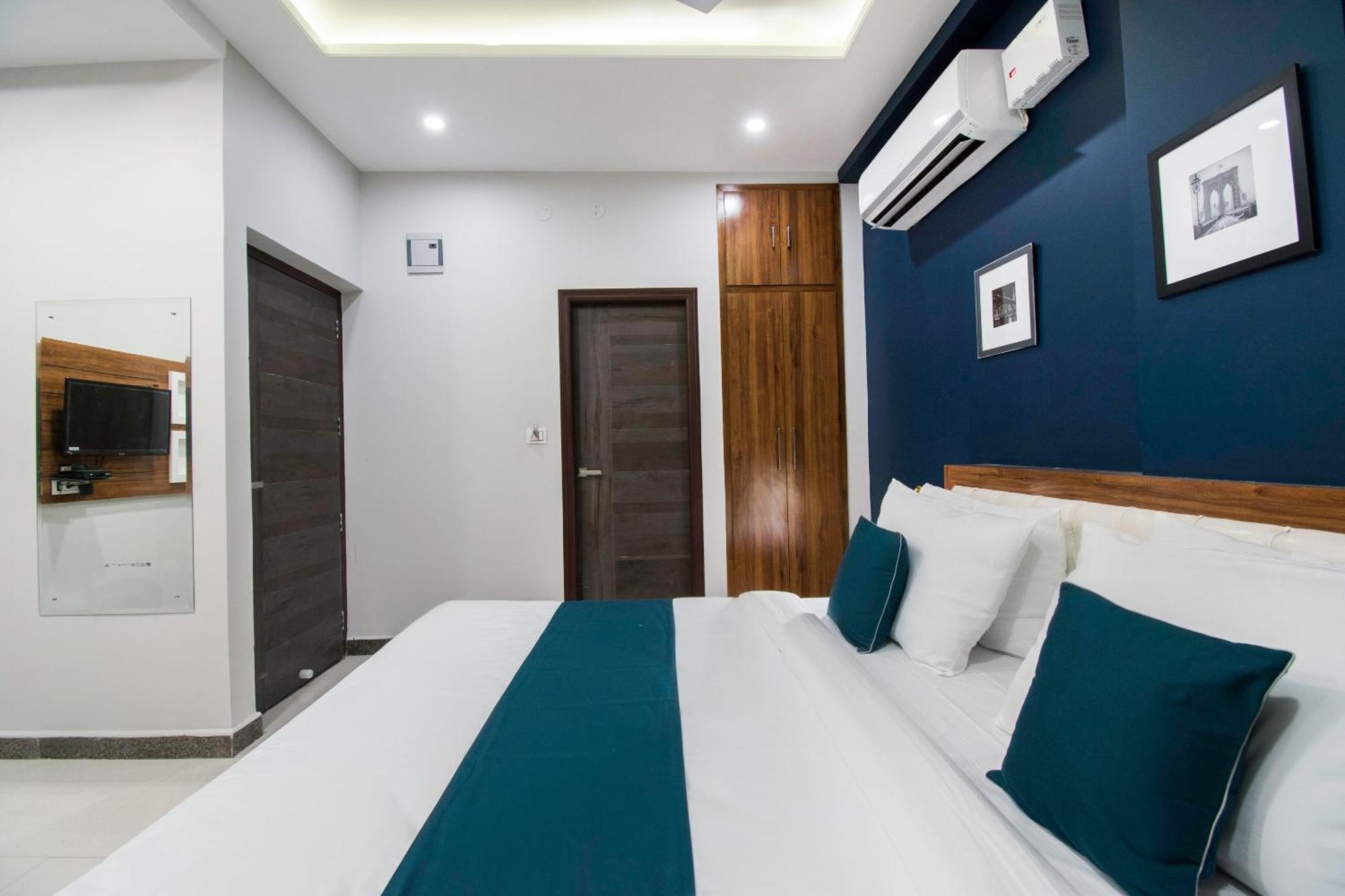 Collection O Blue Shine 4* Jaipur