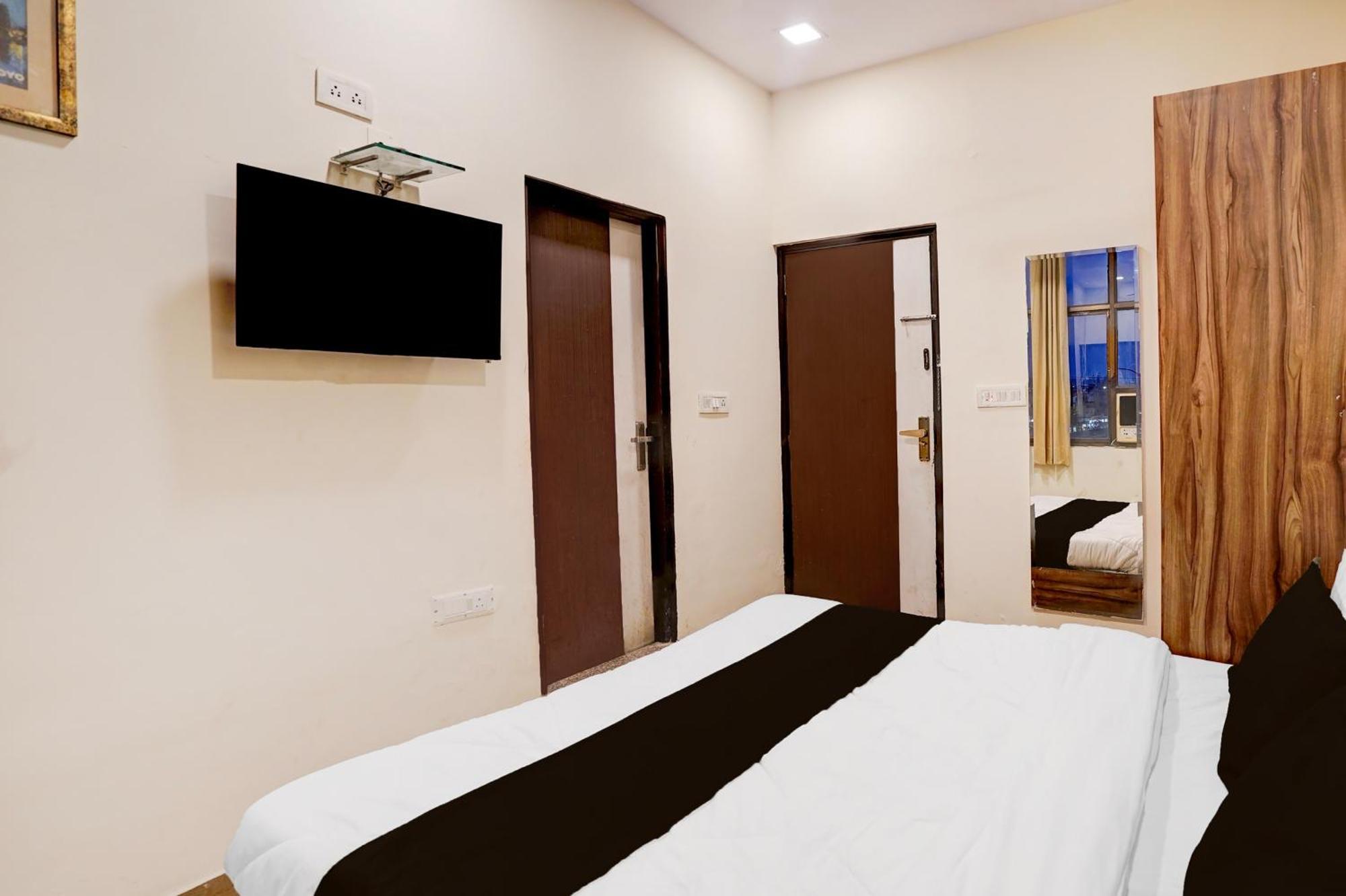 Collection O Sindhi Camp Formerly Hotel Metro View