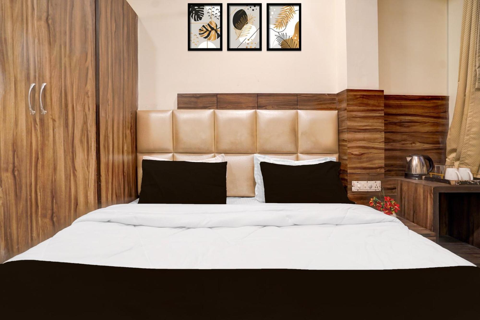 Collection O Sindhi Camp Formerly Hotel Metro View Hotel