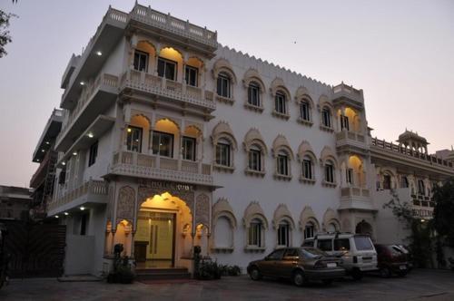 Ruby Hotel 2*