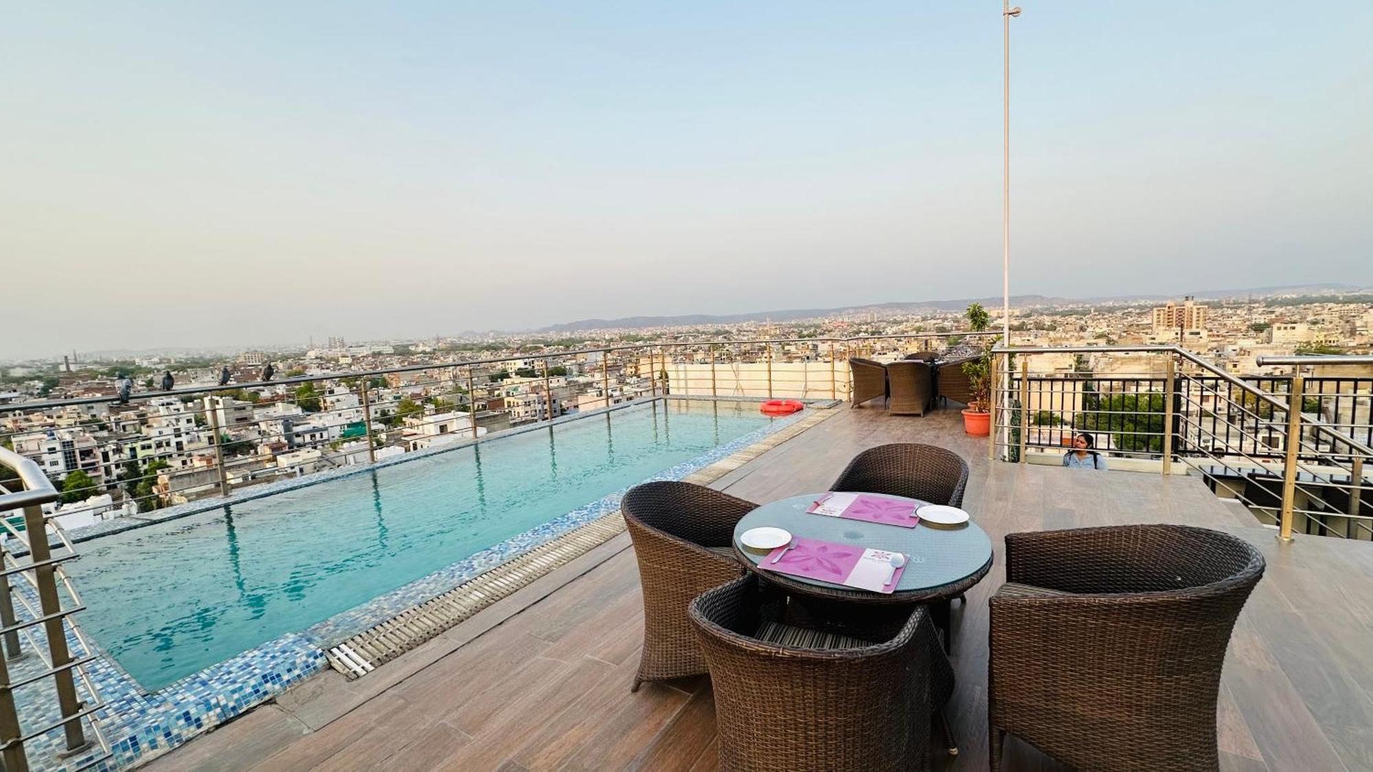 Regenta Hotel 3*