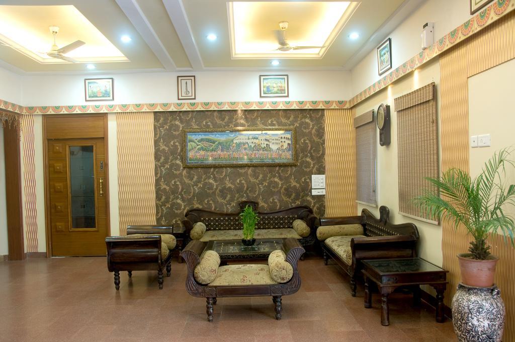 Ruby Hotel